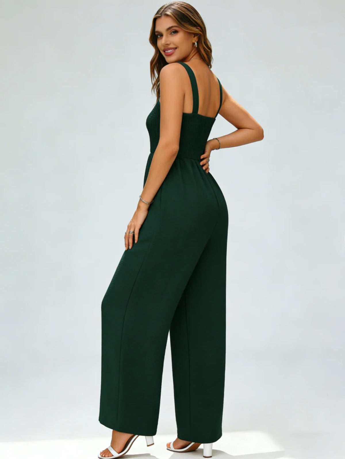 This stylish, minimalist, and sophisticated women's casual jumpsuit—featuring wide legs—is perfect for shopping, strolling, comm