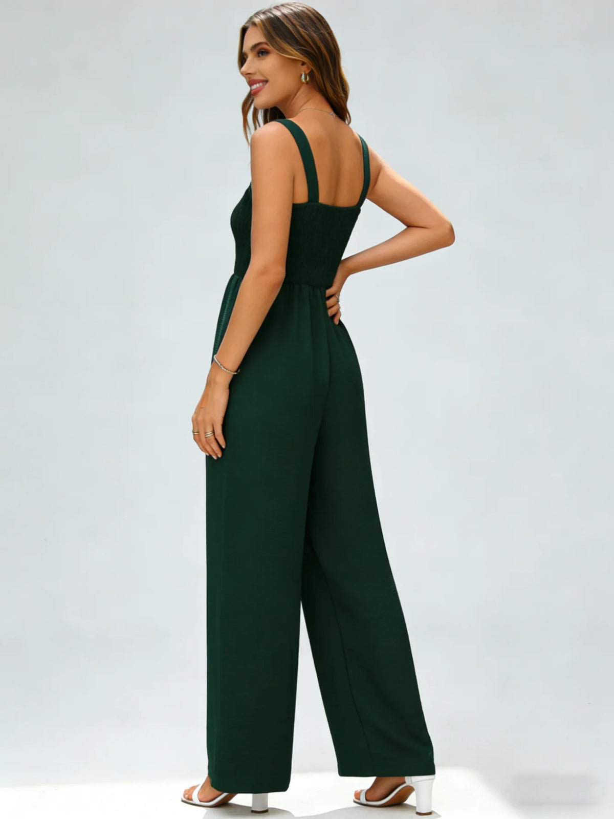 This stylish, minimalist, and sophisticated women's casual jumpsuit—featuring wide legs—is perfect for shopping, strolling, comm